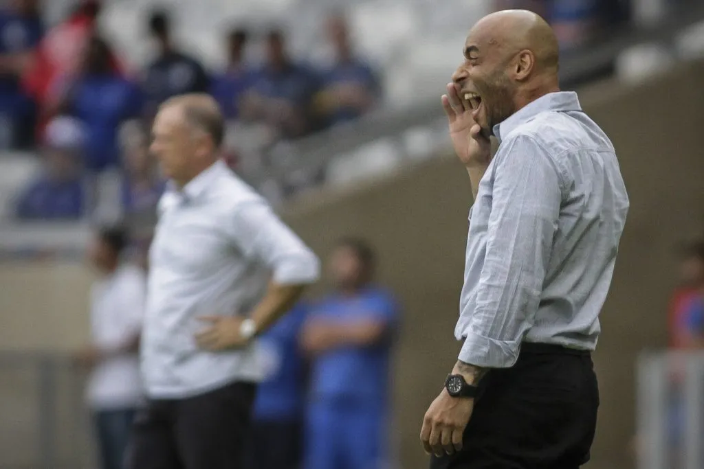 Edinho atualmente é técnico de futebol.  Thomas Santos/AGIF