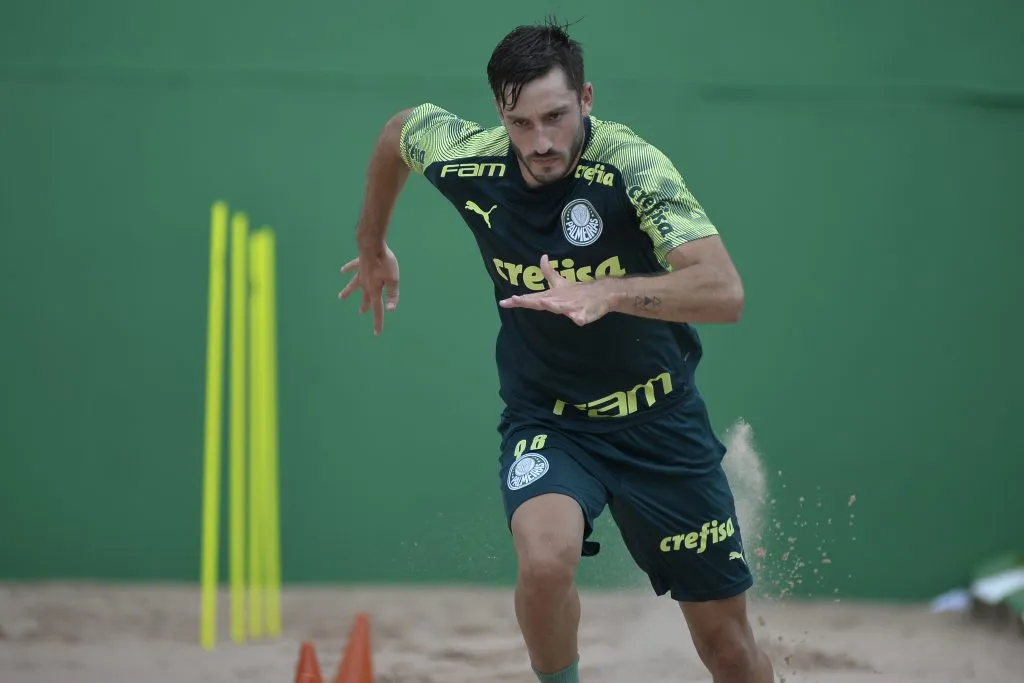 Viña chegou a interessa ao Corinthians – Foto: Bruno Ulivieri/AGIF.