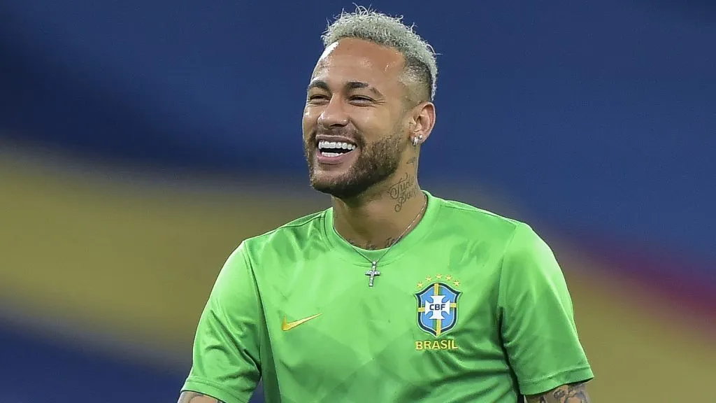 Neymar tem futuro incerto na carreira - Foto: Thiago Ribeiro/AGIF.