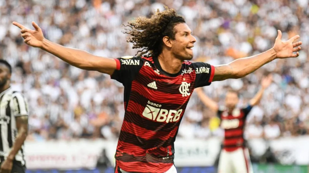 Arão vai jogar no Santos - Foto: Kely Pereira/AGIF.