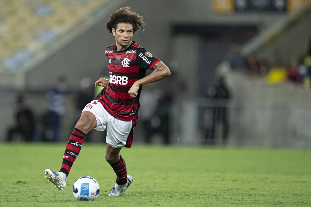 Arão acertou a chegada do Santos – Foto: Jorge Rodrigues/AGIF