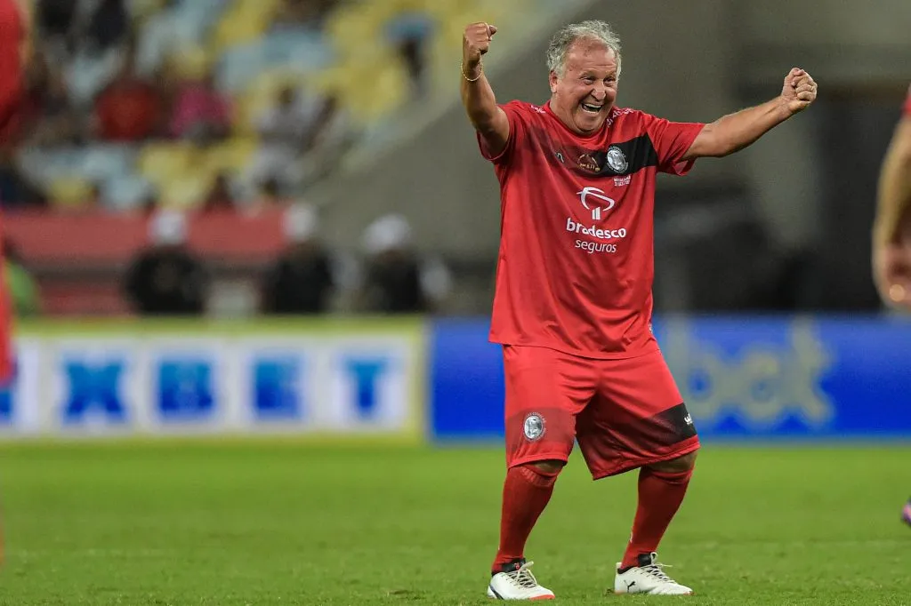 Zico pode ajudar o Flamengo - Foto: Thiago Ribeiro/AGIF.
