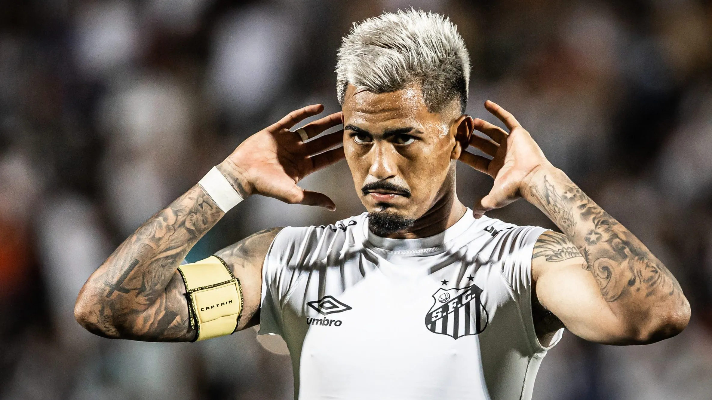 Ivonei foi emprestado para o Botafogo-SP em 2023, mas Carille pode dar oportunidades ao Menino da Vila – Foto: Raul Baretta/AGIF