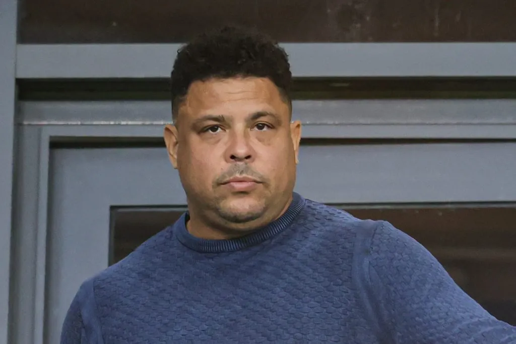 MG – BELO HORIZONTE – 10/05/2023 – BRASILEIRO A 2023, CRUZEIRO X FLUMINENSE – Ronaldo Nazario dono do Cruzeiro durante partida contra o Fluminense no estadio Mineirao pelo campeonato BRASILEIRO A 2023. Foto: Gilson Junio/AGIF