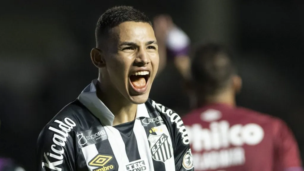 Deivid Washington teve seu nome falado no Santos - Foto: Jorge Rodrigues/AGIF.