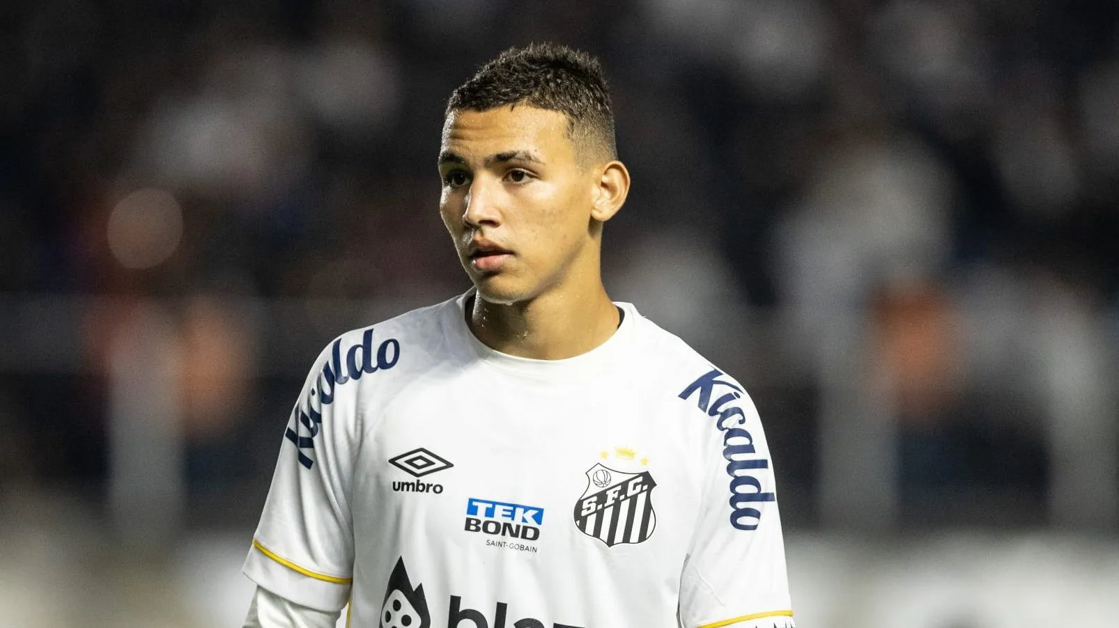 Deivid Washington está sem espaço no Santos - Foto: Abner Dourado/AGIF.
