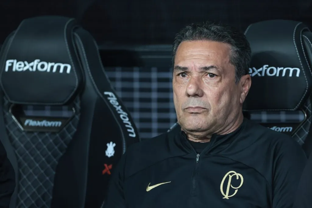 Foto: ( Marcello Zambrana/AGIF) – Vanderlei Luxemburgo deve escalar o Timão sem Renato Augusto entre os titulares