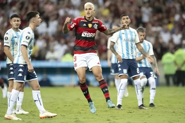 Foto: Jorge Rodrigues/AGIF – Pedro esteve em campo na última partida, mas não conseguiu ampliar seus números.
