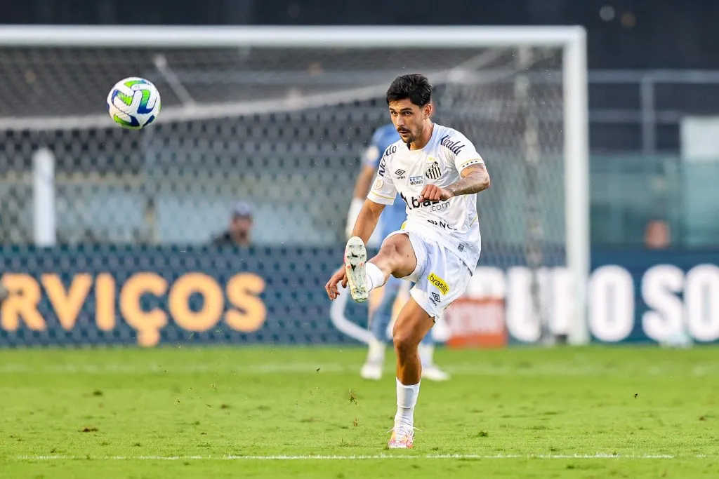 João Basso jogador do Santos
