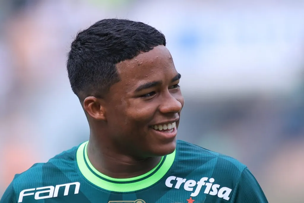 Endrick jogador do Palmeiras durante partida contra o Santos no estadio Arena Barueri pelo campeonato Brasileiro A 2023. Marcello Zambrana/AGIF