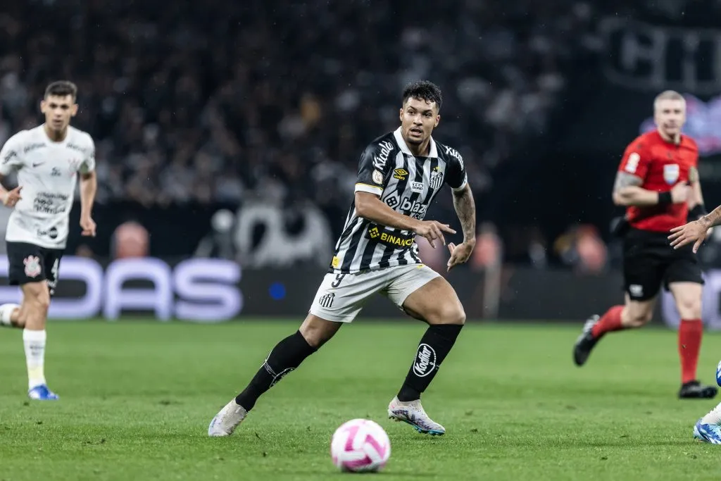 Marcos Leonardo jogador do Santos durante partida contra o Corinthians no estadio Arena Corinthians pelo campeonato Brasileiro A 2023. Foto: Abner Dourado/AGIF
