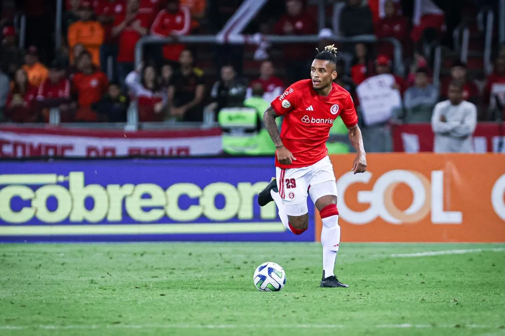 Dalbert pelo Internacional. Foto: Maxi Franzoi/AGIF