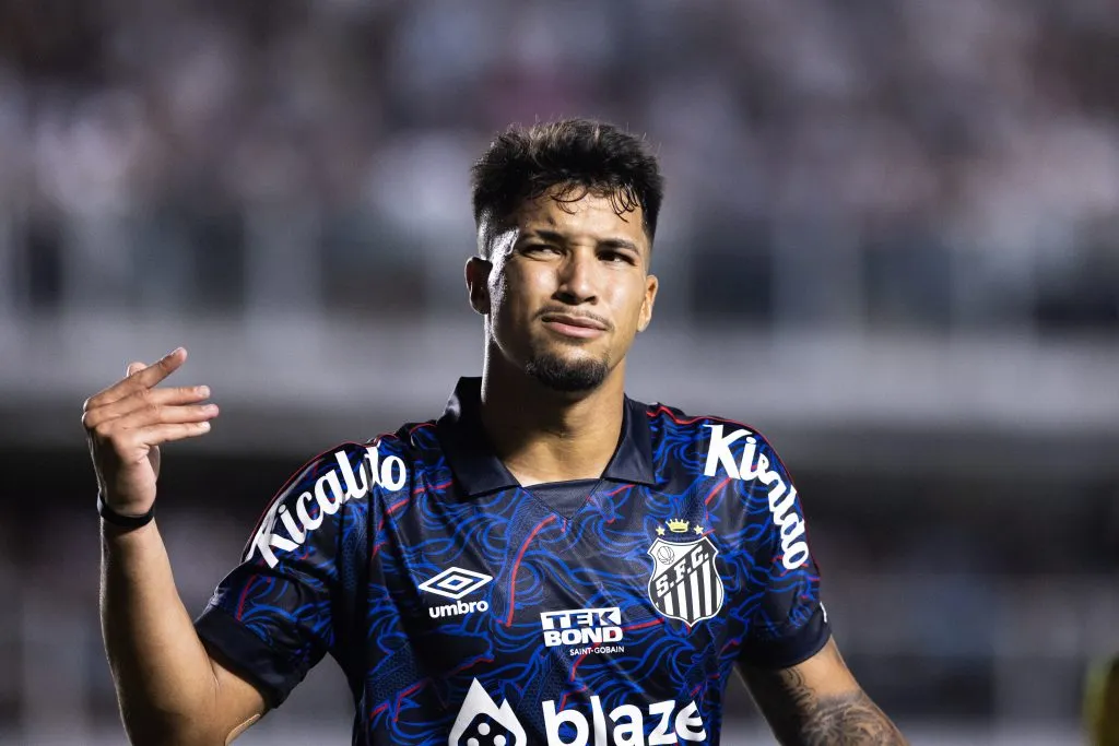 SP – SANTOS – 06/11/2023 – BRASILEIRO A 2023, SANTOS X CUIABA – Marcos Leonardo jogador do Santos durante partida contra o Cuiaba no estadio Vila Belmiro pelo campeonato Brasileiro A 2023. Foto: Abner Dourado/AGIF