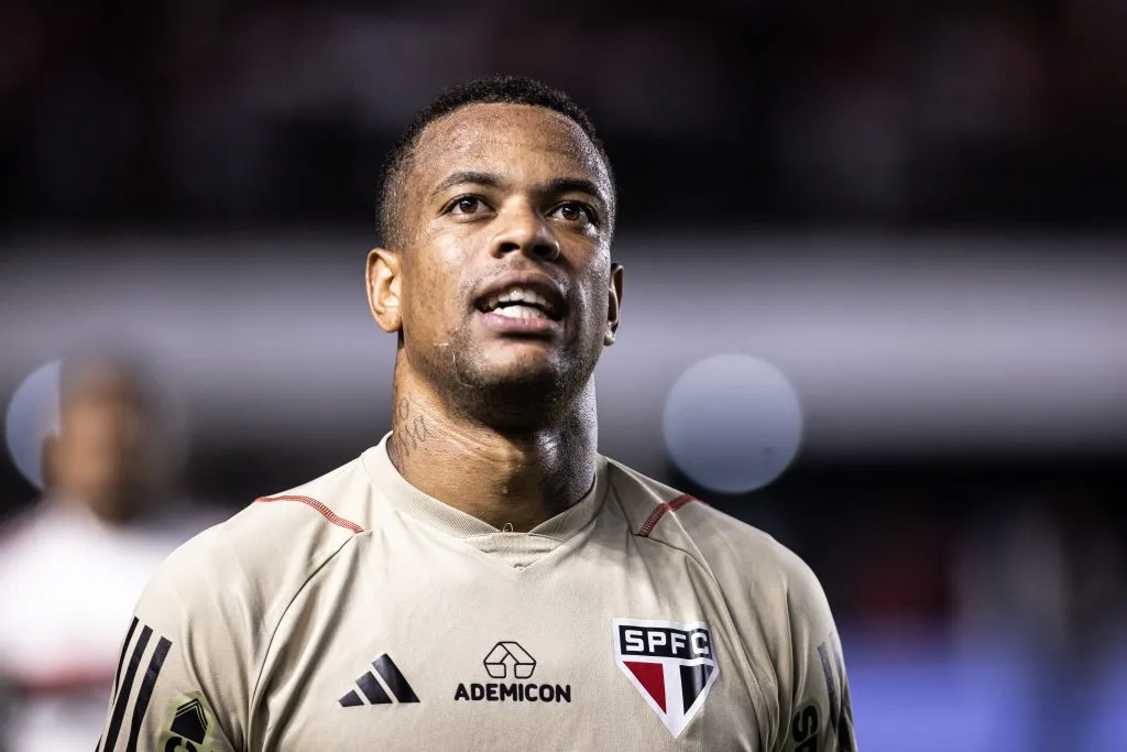 SP – SANTOS – 08/11/2023 – BRASILEIRO A 2023, SAO PAULO X BRAGANTINO – Caio Paulista jogador do Sao Paulo durante partida contra o Bragantino no estadio Vila Belmiro pelo campeonato Brasileiro A 2023. Foto: Abner Dourado/AGIF
