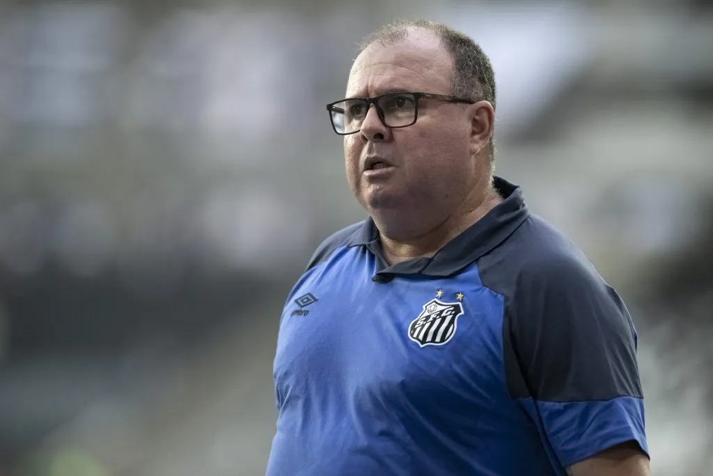 Marcelo Fernandes tecnico do Santos durante partida contra o Botafogo no estadio Engenhao pelo campeonato Brasileiro A 2023. Jorge Rodrigues/AGIF