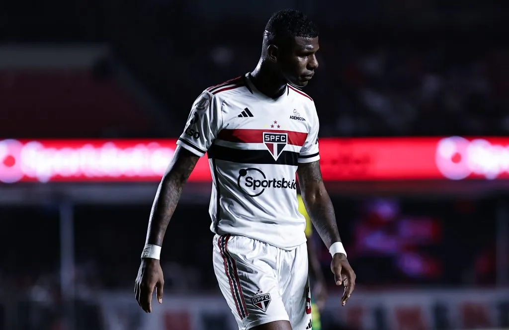 Arboleda está na mira do Corinthians. Foto: Fabio Giannelli/AGIF
