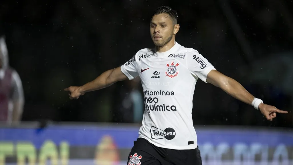 Angel Romero comemora seu gol contra o Vasco - Foto: Jorge Rodrigues/AGIF