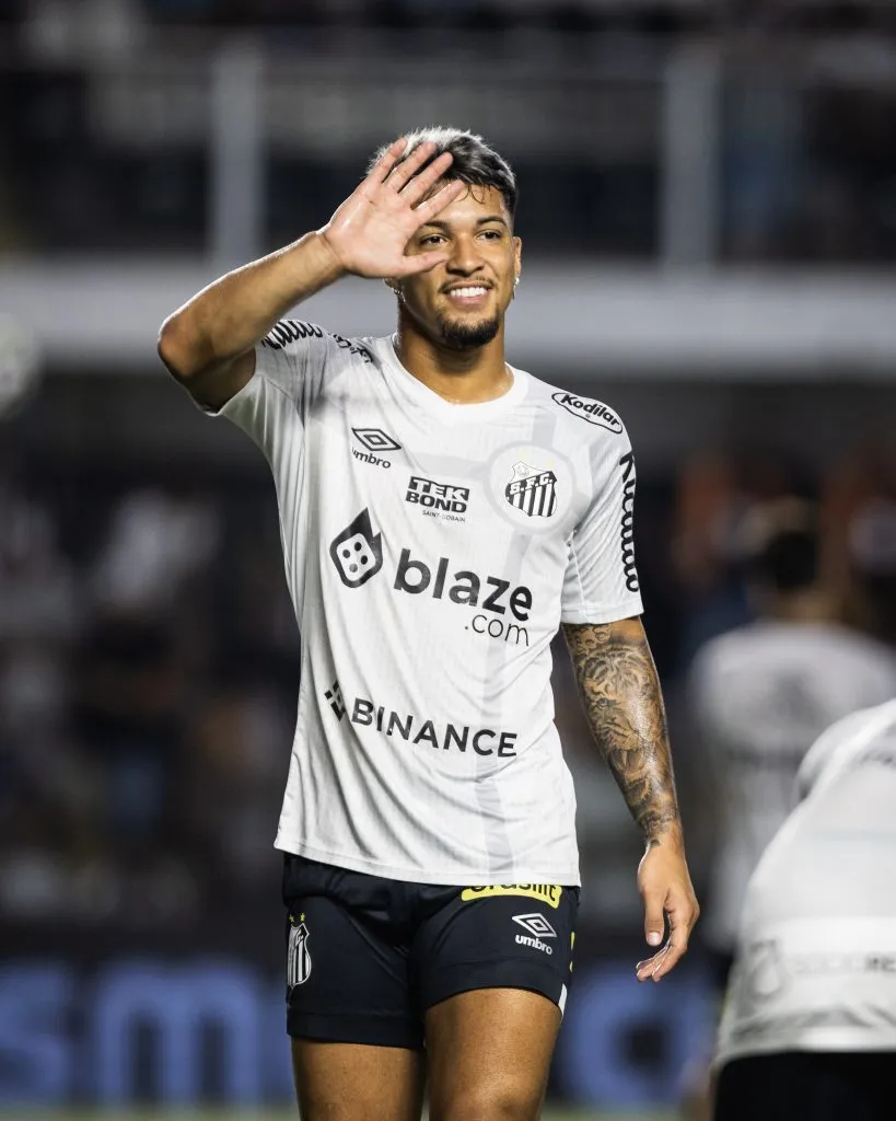 SP – SANTOS – 06/12/2023 – BRASILEIRO A 2023, SANTOS X FORTALEZA – Marcos Leonardo jogador do Santos durante partida contra o Fortaleza no estadio Vila Belmiro pelo campeonato Brasileiro A 2023. Foto: Abner Dourado/AGIF