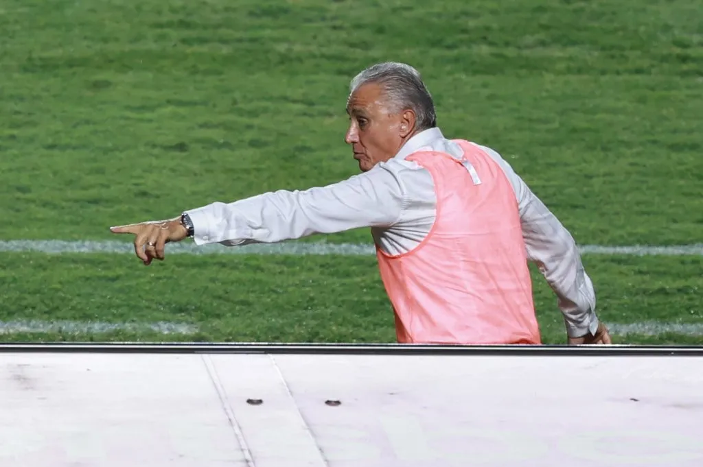SP – SAO PAULO – 06/12/2023 – BRASILEIRO A 2023, SAO PAULO X FLAMENGO – Tite tecnico do Flamengo durante partida contra o Sao Paulo no estadio Morumbi pelo campeonato Brasileiro A 2023. Foto: Marcello Zambrana/AGIF