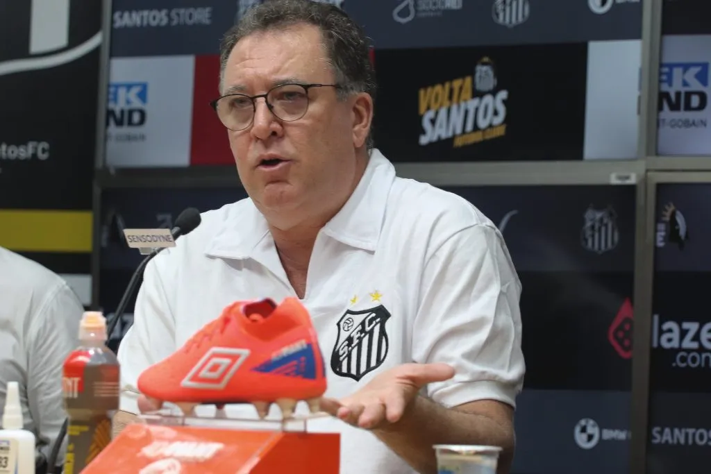 O presidente Marcelo Teixeira teve uma decisão ousada em relação a Carille, mas defendeu os interesses do Peixe – Foto: Reinaldo Campos/AGIF