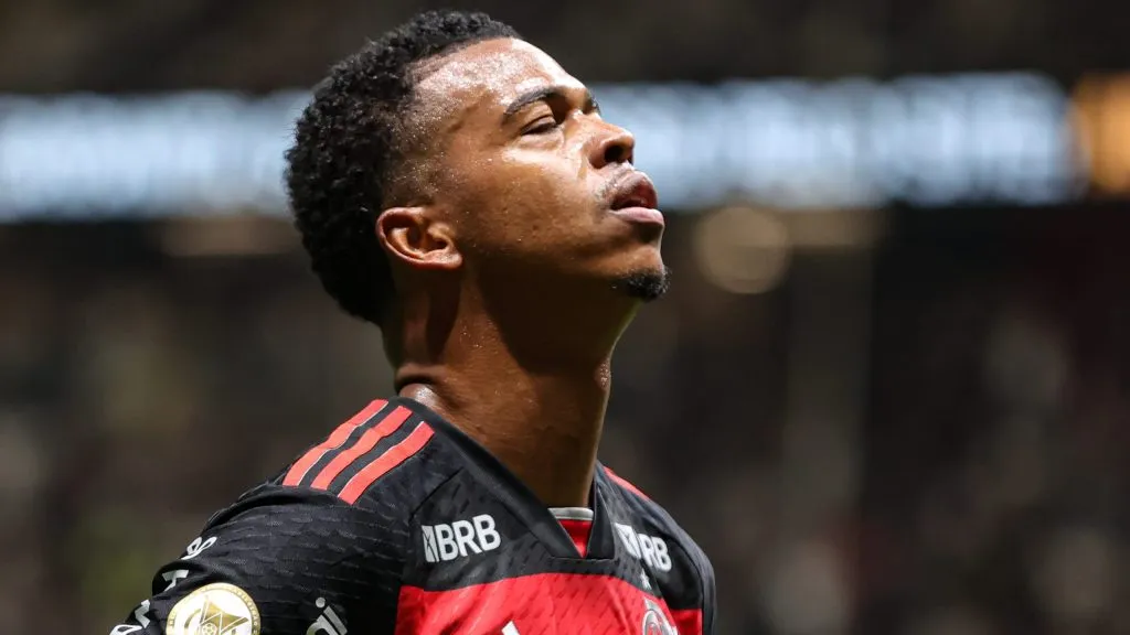 Carlinhos marcou o único gol do Flamengo na partida.  Foto: Gilson Lobo/AGIF