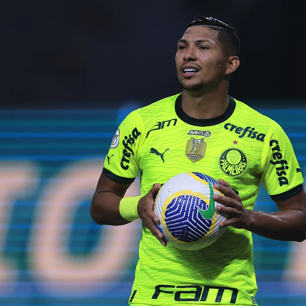 Rony foi um dos mais criticados em Palmeiras x Botafogo.  Foto: Ettore Chiereguini/AGIF
