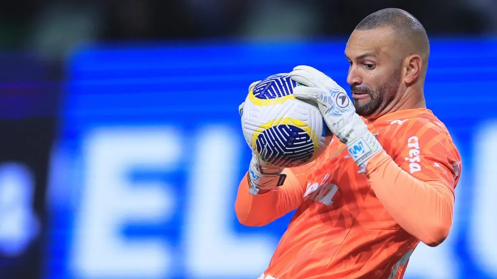 Weverton é titular incontestável do Palmeiras há anos e pode ganhar ‘sombra’ vinda do Sul. Foto: Ettore Chiereguini/AGIF