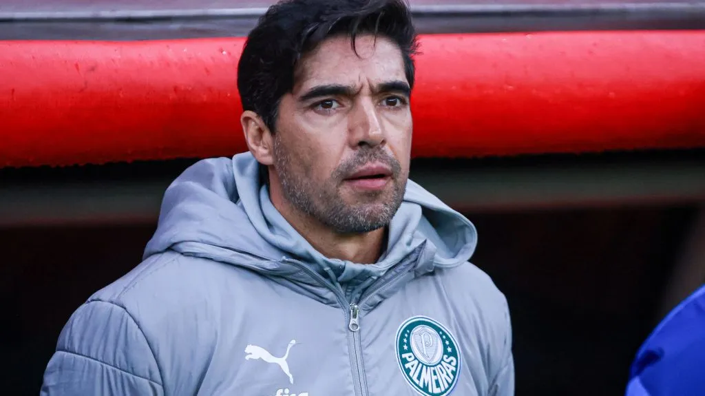 Abel terminou preparação do Palmeiras nesta sexta para enfrentar o Fortaleza e terá mudanças no time – Foto: Maxi Franzoi/AGIF