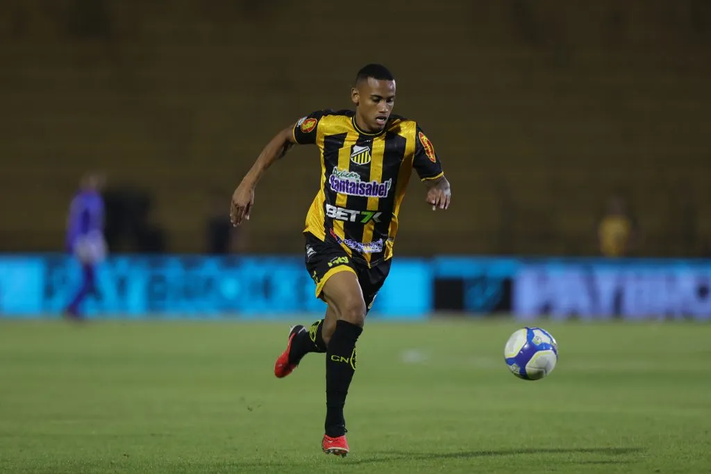 SP – NOVO HORIZONTE – 20/08/2024 – BRASILEIRO B 2024, NOVORIZONTINO X ITUANO – Patrick jogador do Novorizontino durante partida contra o Ituano no estadio Jorge Ismael de Biasi pelo campeonato Brasileiro B 2024. Foto: Pedro Zacchi/AGIF