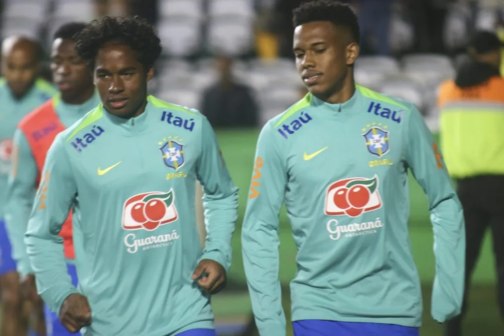 PR – CURITIBA – 06/09/2024 – ELIMINATORIAS COPA DO MUNDO 2026, BRASIL X EQUADOR – Endricke Estevao jogador do Brasil durante aquecimento antes da partida contra o Equador no estadio Couto Pereira pelo campeonato Eliminatorias Copa Do Mundo 2026. Foto: Gabriel Machado/AGIF