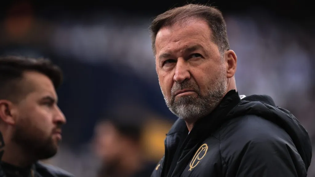 Augusto Melo negociou para o Corinthians o acordo da LFU com a Record para o Brasileirão de 2025 a 2027 – Foto: Ettore Chiereguini/AGIF