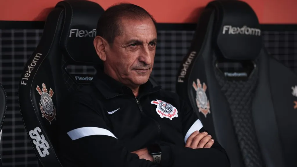 Ramón Díaz está confiante em uma reviravolta do Corinthians – Foto: Ettore Chiereguini/AGIF
