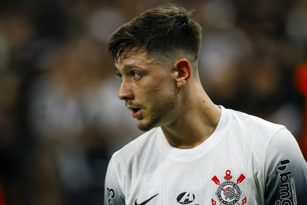 Garro com a camisa do Corinthians durante partida contra o Bahia no estadio Arena Corinthians pelo campeonato Brasileiro A 2024. Foto: Marco Miatelo/AGIF