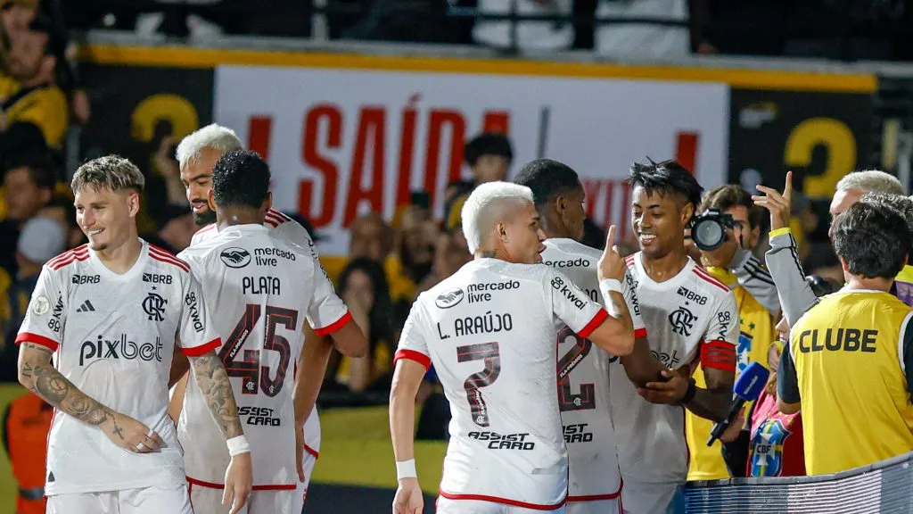Jogadores do Flamengo comemora gol contra o Criciúma pelo Campeonato Brasileiro A 2024. Foto: Leonardo Hubbe/AGIF