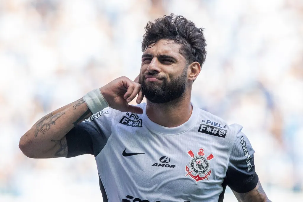 RS – PORTO ALEGRE – 08/12/2024 – BRASILEIRO A 2024, GREMIO X CORINTHIANS – Yuri Alberto jogador do Corinthians comemora seu gol durante partida contra o Gremio no estadio Arena do Gremio pelo campeonato Brasileiro A 2024. Foto: Liamara Polli/AGIF