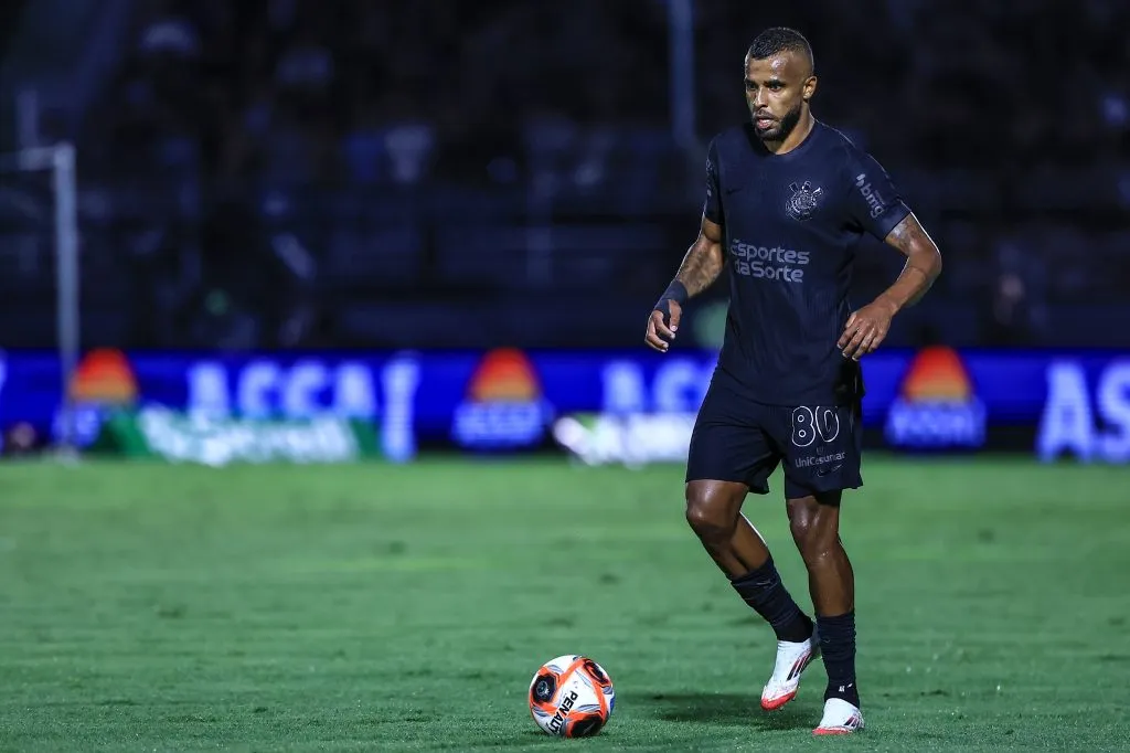 SP – BRAGANCA PAULISTA – 16/01/2025 – PAULISTA 2025, BRAGANTINO X CORINTHIANS – Alex Santana jogador do Corinthians durante partida contra o Bragantino no estadio Nabi Abi Chedid pelo campeonato Paulista 2025. Foto: Marcello Zambrana/AGIF