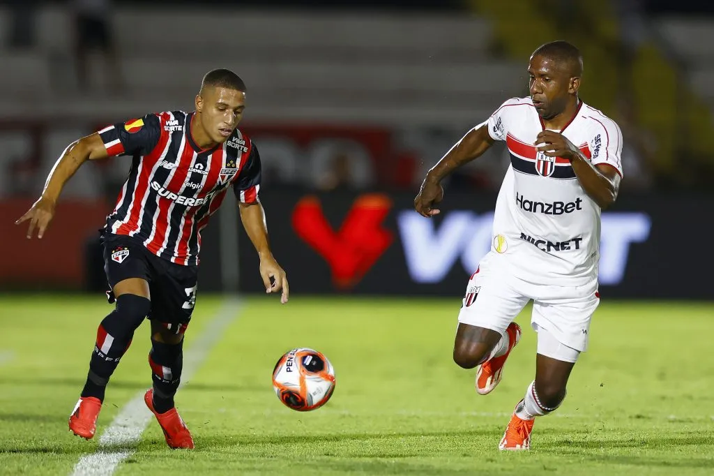 SP – RIBEIRAO PRETO – 20/01/2025 – PAULISTA 2025, BOTAFOGO-SP X SAO PAULO – Henrique jogador do Sao Paulo durante partida contra o Botafogo-SP no estadio Santa Cruz pelo campeonato Paulista 2025. Foto: Thiago Calil/AGIF