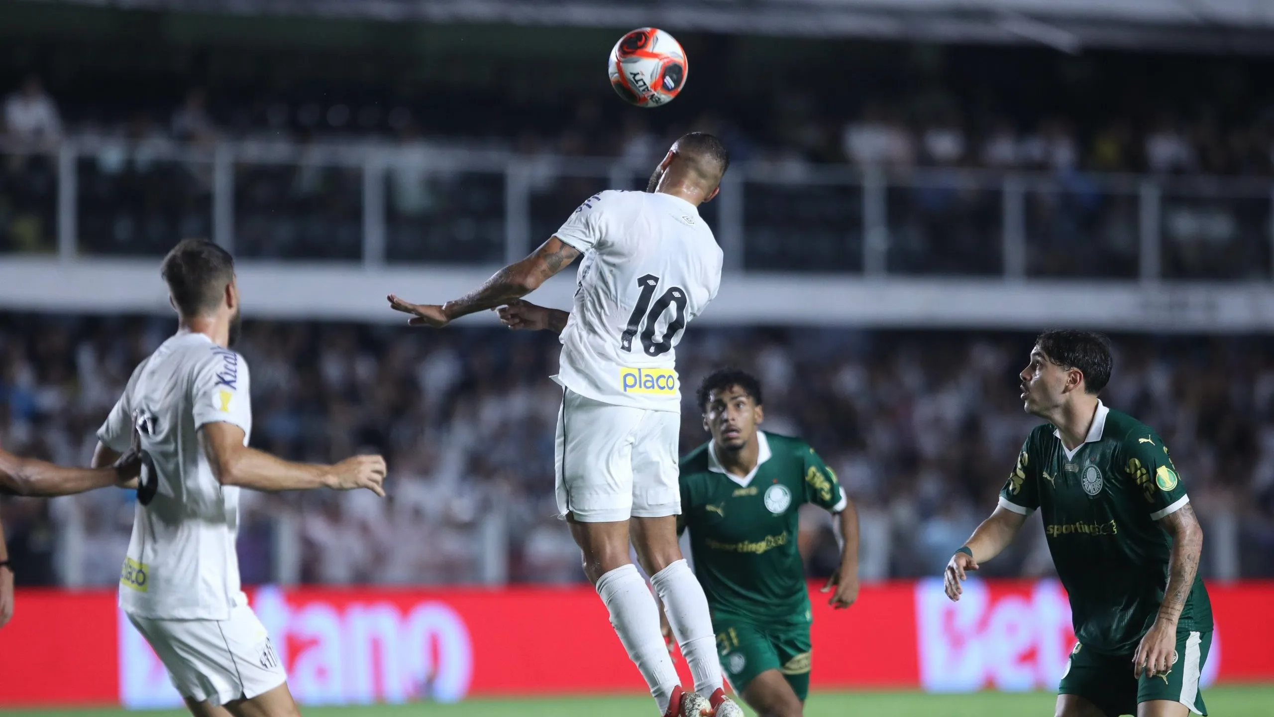 SP – SANTOS – 22/01/2025 – PAULISTA 2025, SANTOS X PALMEIRAS – Guilherme jogador do Santos durante partida contra o Palmeiras no estadio Vila Belmiro pelo campeonato Paulista 2025. Foto: Reinaldo Campos/AGIF
