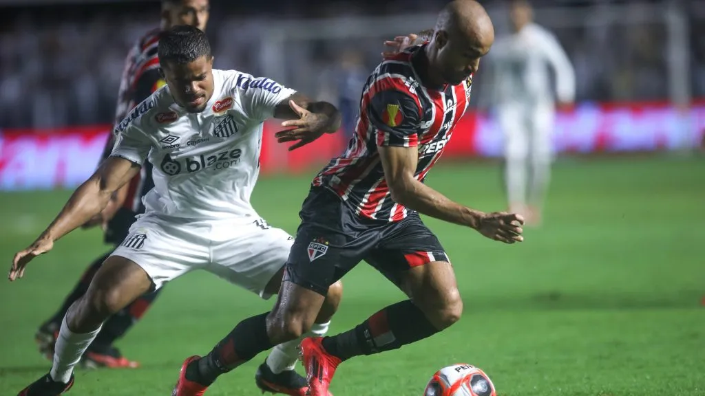 Santos x São Paulo pelo Campeonato Paulista 2025. Foto: Reinaldo Campos/AGIF