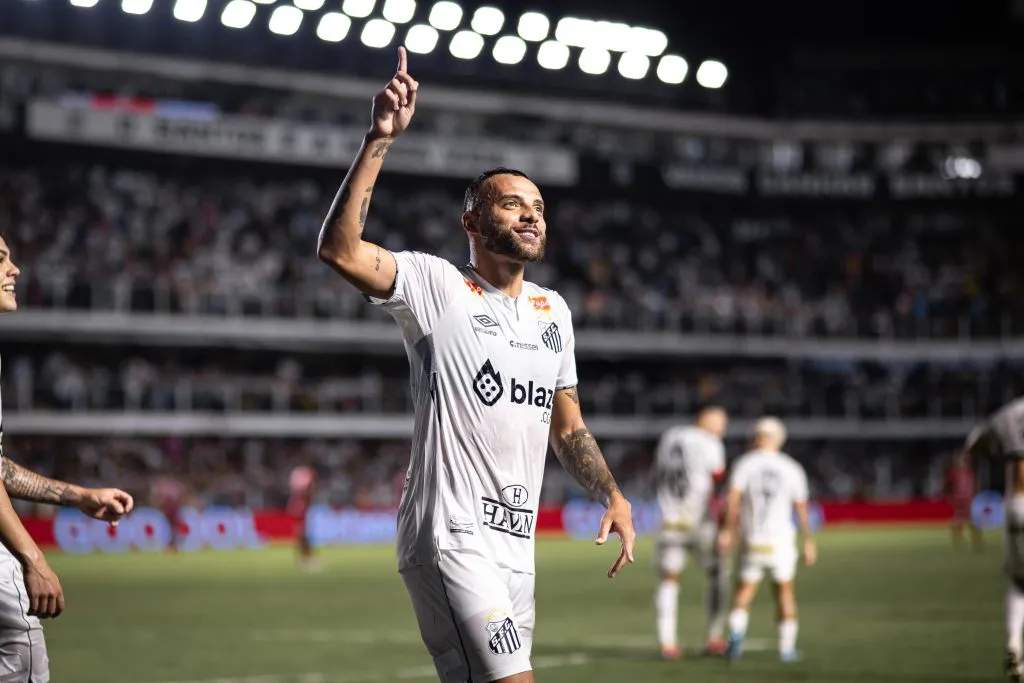 SP – SANTOS – 19/02/2025 – PAULISTA 2025, SANTOS X NOROESTE – Guilherme jogador do Santos comemora seu gol durante partida contra o [EQUIPE 2] no estadio Vila Belmiro pelo campeonato Paulista 2025. Foto: Abner Dourado/AGIF