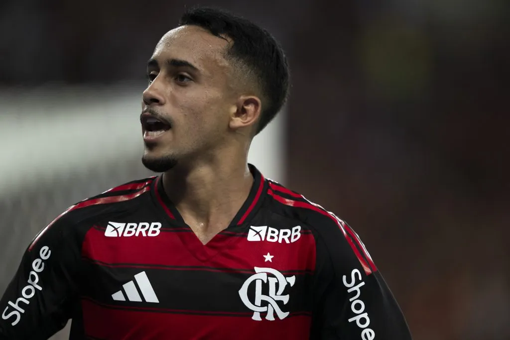 RJ – RIO DE JANEIRO – 22/02/2025 – CARIOCA 2025, FLAMENGO X MARICA – Matheus Goncalves jogador do Flamengo comemora seu gol durante partida contra o Marica no estadio Maracana pelo campeonato Carioca 2025. Foto: Jorge Rodrigues/AGIF