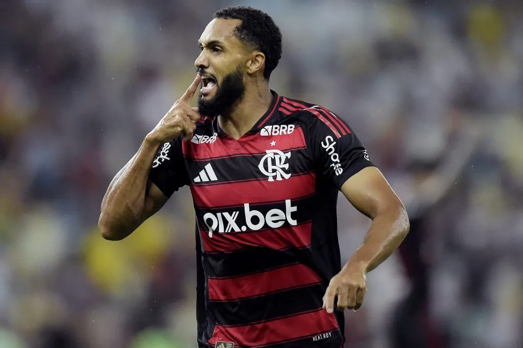 RJ – RIO DE JANEIRO – 12/03/2025 – CARIOCA 2025, FLUMINENSE X FLAMENGO – Juninho jogador do Flamengo comemora seu gol durante partida contra o Fluminense no estadio Maracana pelo campeonato Carioca 2025. Foto: Alexandre Loureiro/AGIF