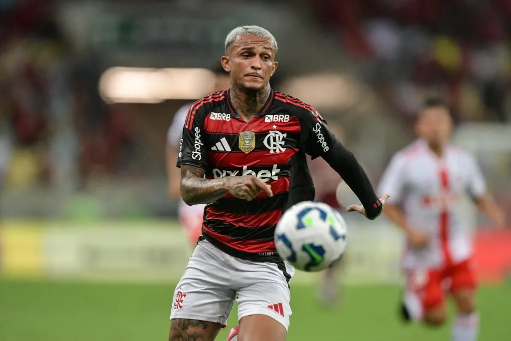 SP – RIO DE JANEIRO – 29/03/2025 – BRASILEIRO A 2025, FLAMENGO X INTERNACIONAL – Wesley jogador do Flamengo durante partida contra o Internacional no estadio Maracana pelo campeonato Brasileiro A 2025. Foto: Thiago Ribeiro/AGIF