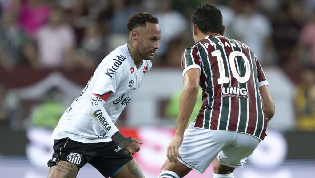 Neymar e Ganso em duelo do primeiro turno. Foto: Jorge Rodrigues/AGIF