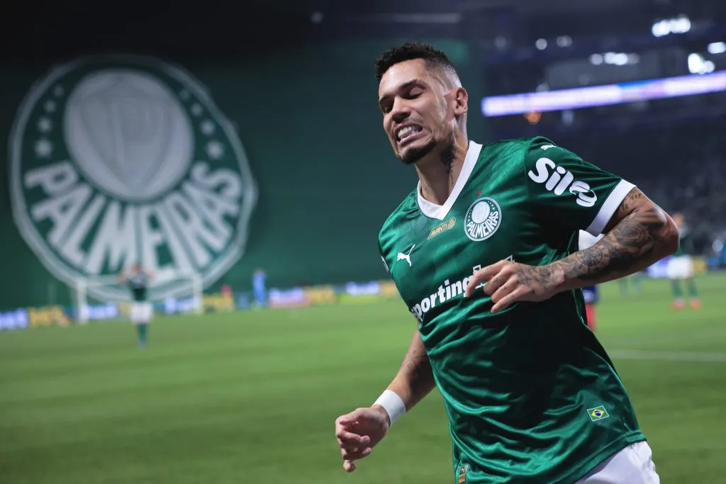 SP – SAO PAULO – 27/04/2025 – BRASILEIRO A 2025, PALMEIRAS X BAHIA – Paulinho jogador do Palmeiras durante partida contra o Bahia no estadio Arena Allianz Parque pelo campeonato Brasileiro A 2025. Foto: Ettore Chiereguini/AGIF