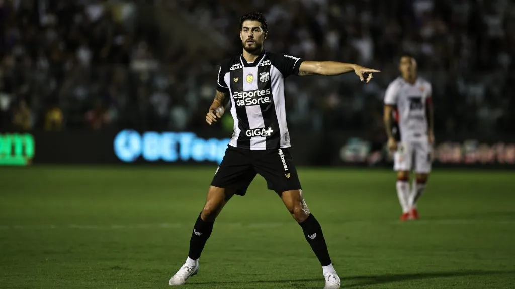 Pedro Raúl brilha com a camisa do Ceará