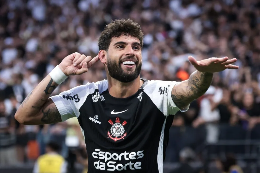 Yuri Alberto jogador do Corinthians comemora seu gol durante partida contra o Santos – Foto: Marcello Zambrana/AGIF