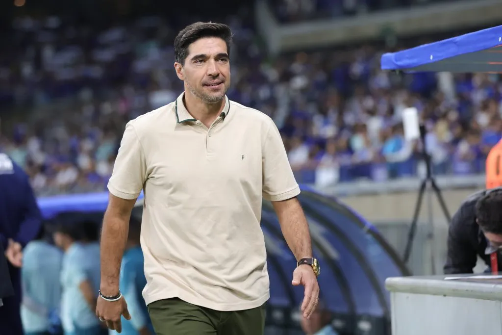 Abel Ferreira foi um dos profissionais que estavam na última vitória do Palmeiras contra o Universitário Foto: Gilson Lobo/AGIF