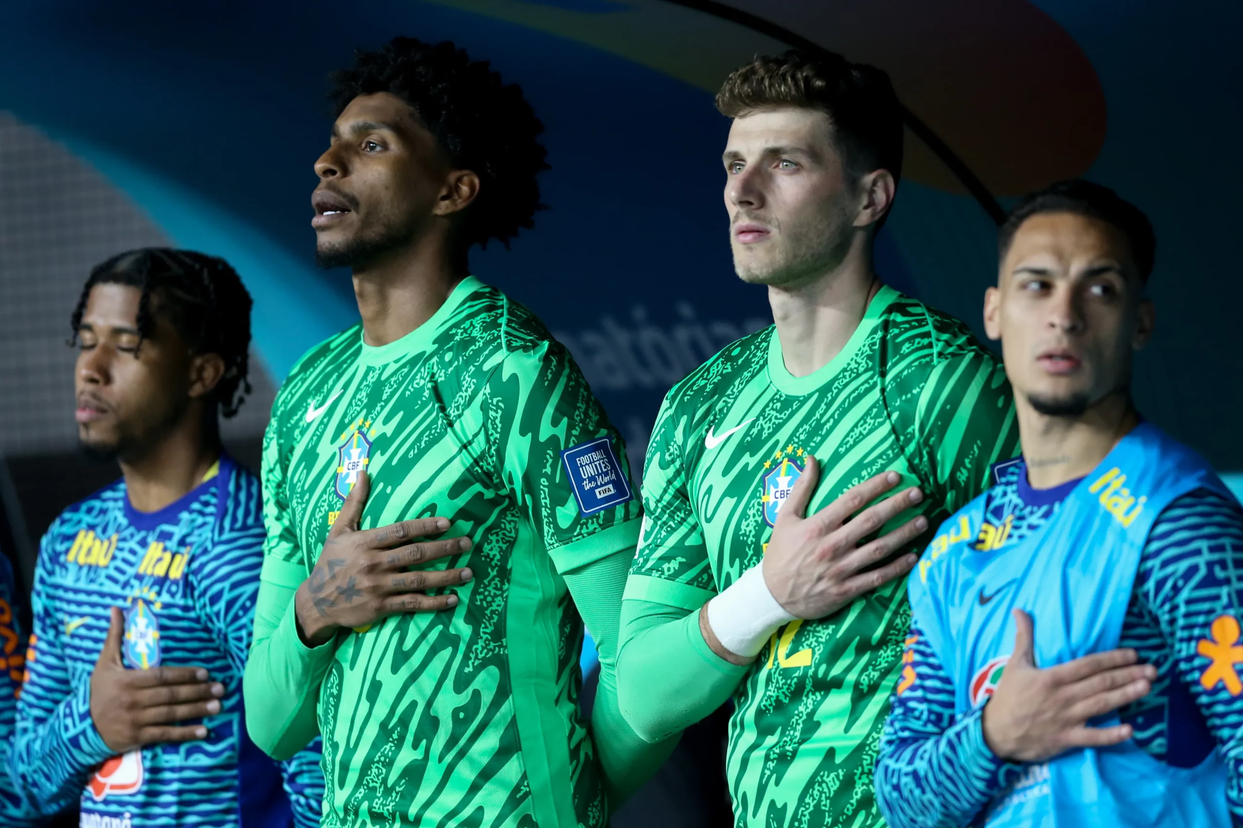 Hugo Souza goleiro da Seleção Brasileira durante a partida entre Brasil e Paraguai. Foto: Marlon Costa/AGIF