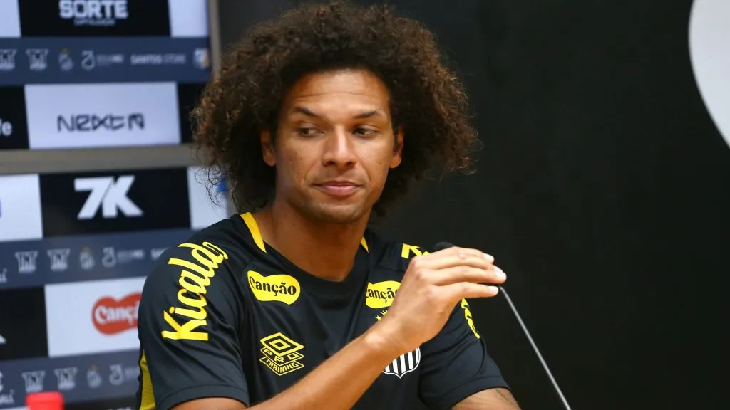 SP – SANTOS – 04/07/2025 – SANTOS, APRESENTACAO  WILLIAN ARAO, apresentacao do novo reforco do Santos FC, Willian Arao em coletiva de imprensa na Vila Belmiro –  Foto: Mauricio De Souza/AGIF